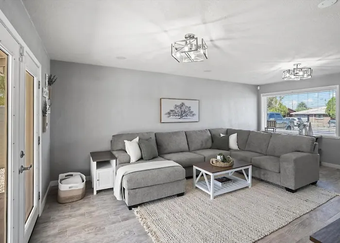 Tucson Oasis | Private Pool & Pet Friendly *